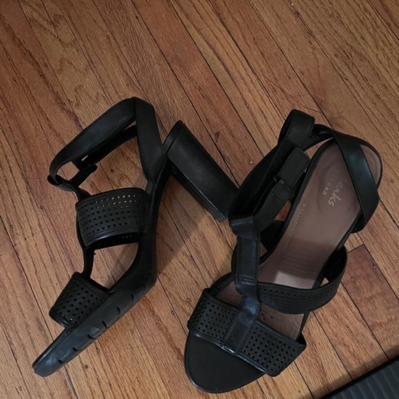 Clarks Platform Sandals - Picture 5 of 5
